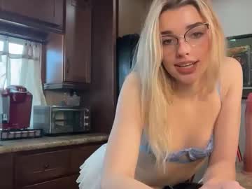 ellalowe's chat room