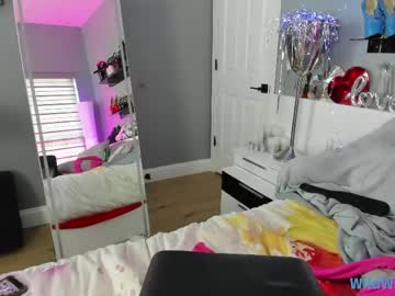 wildwifebarbie's chat room