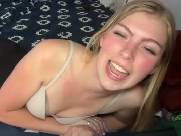 elliee81's chat room