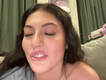 laylakitten4's chat room