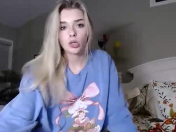 ellalowe's chat room