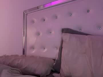 theblondeetwinss's chat room