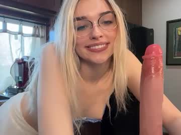 ellalowe's chat room