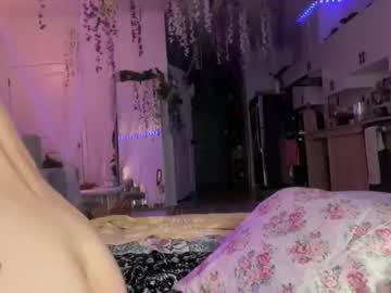 annieangel18's chat room