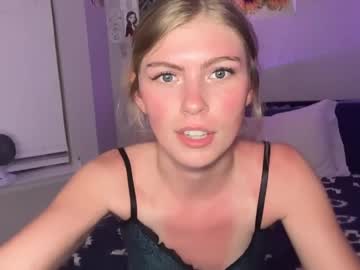 elliee81's chat room