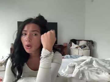 lylaxblake's chat room