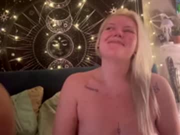 dickeddownsouth's chat room