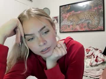 ariah_is_blonde's chat room