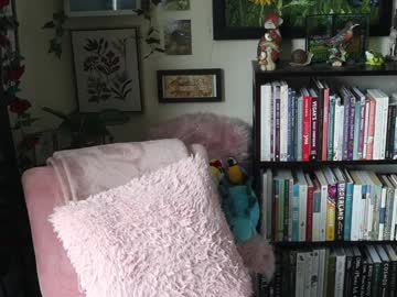 ellynaomi's chat room