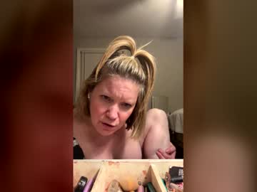 rainbows1010's chat room