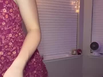 elliee81's chat room