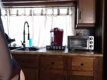 ellalowe's chat room