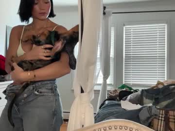 adriannarodriguez's chat room