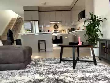 lilpinkbean's chat room