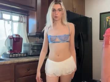 ellalowe's chat room