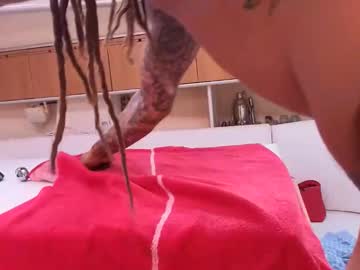 monkandmia's chat room