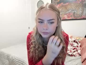 ariah_is_blonde's chat room