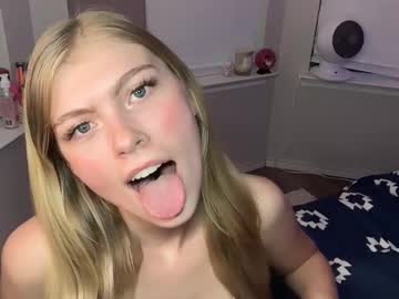 elliee81's chat room