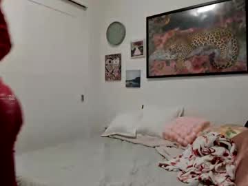 ariah_is_blonde's chat room