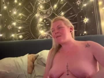 dickeddownsouth's chat room