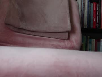 ellynaomi's chat room