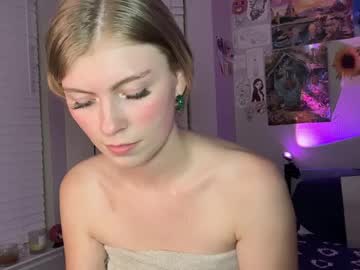 elliee81's chat room