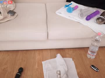 serareads's chat room