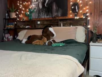 ella2sweet's chat room