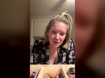 rainbows1010's chat room