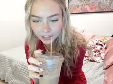 ariah_is_blonde's chat room