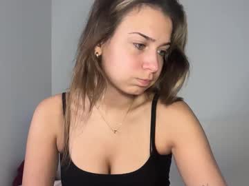 elenahere4u's chat room