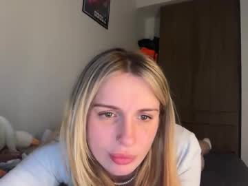 lolaa555's chat room