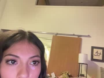 laylakitten4's chat room