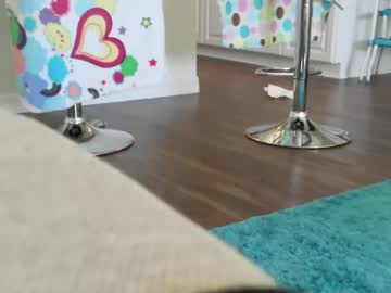 lovingcouple1969's chat room