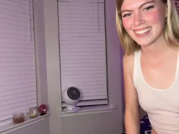 elliee81's chat room