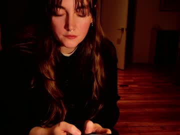 clover_tully's chat room