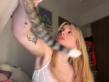 lolaa555's chat room