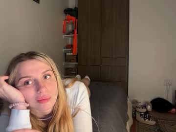 lolaa555's chat room