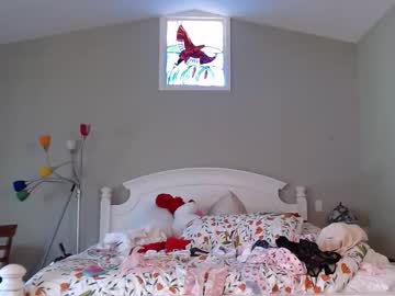 ellalowe's chat room