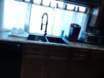 ellalowe's chat room