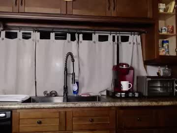 ellalowe's chat room