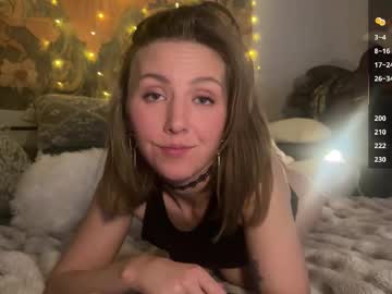 abbienextdoor's chat room