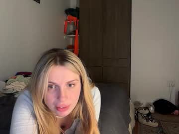 lolaa555's chat room