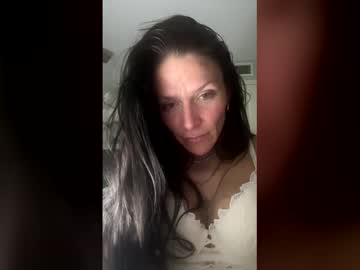 misstjones's chat room