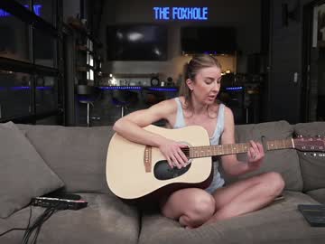 blondefoxsilverfox's chat room