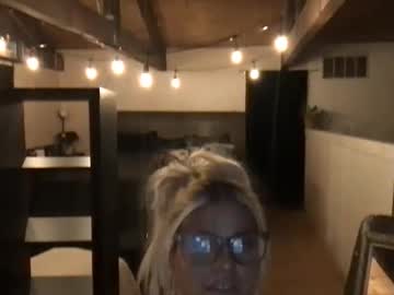 honeybuhnny's chat room