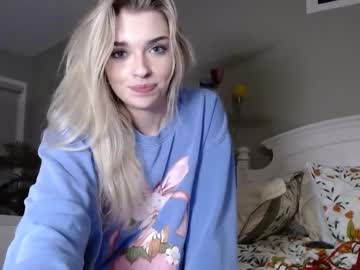 ellalowe's chat room