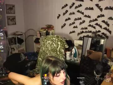 lunasparkles's chat room