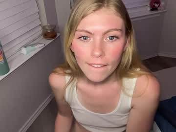 elliee81's chat room