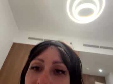 tattooedlucy_'s chat room